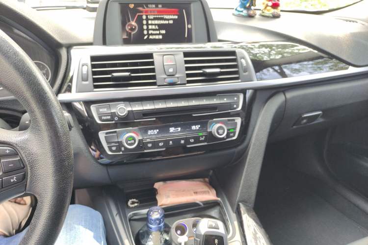 Used BMW 3 Series 2017 320Li Fashion Model Audio And AC Panel