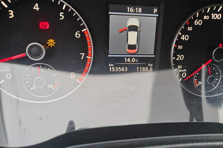 Used Volkswagen Passat 2013 2.0 TSI DSG Prestige Edition Odometer Close Up