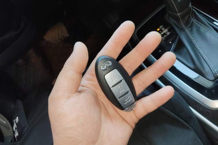 Used Infiniti QX60 2018 2.5 S/C Hybrid Two-Wheel-Drive Excellence Edition China VI Standard Vehicle Key