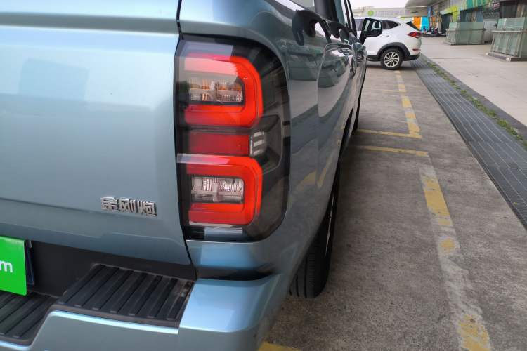 Used Great Wall King Kong Poer 2024 2.0T Automatic 8AT Diesel Two-Wheel-Drive Elite Flatbed Exterior 3