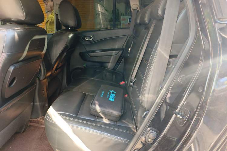 Used Renault Koleos 2012 2.5L Two-Wheel Drive Comfort Edition with Navigation
