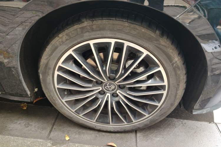 Used BYD Han 2020 EV Long-Range Luxury Model Right Front Wheel Hub