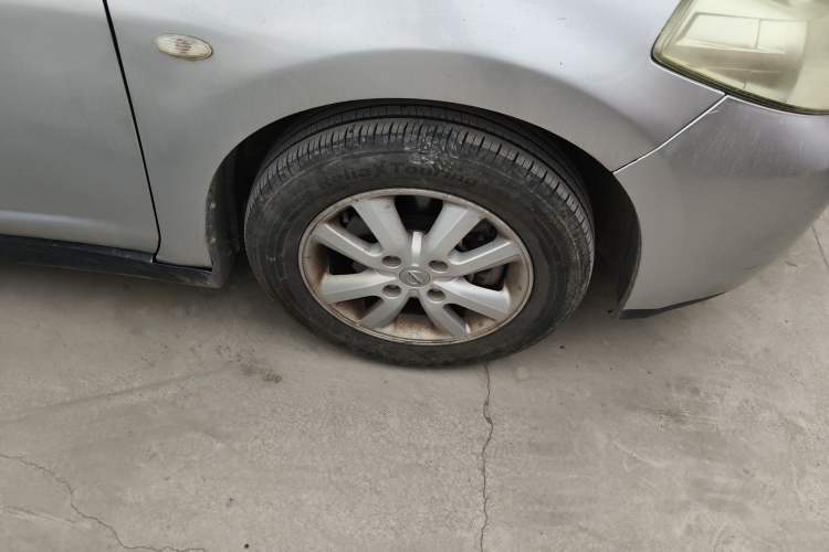 Used Nissan Tiida Sedan 2008 1.6L Manual Fashion Edition Right Front Wheel Hub