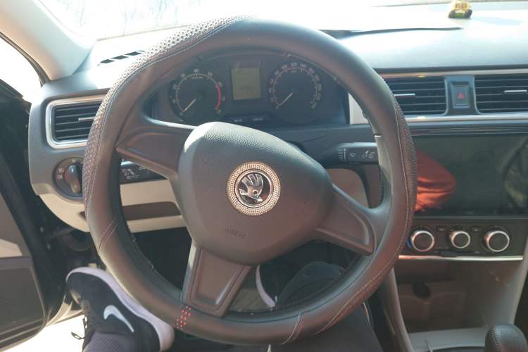 Used Skoda Rapid 2016 1.6L Manual Trend Edition
