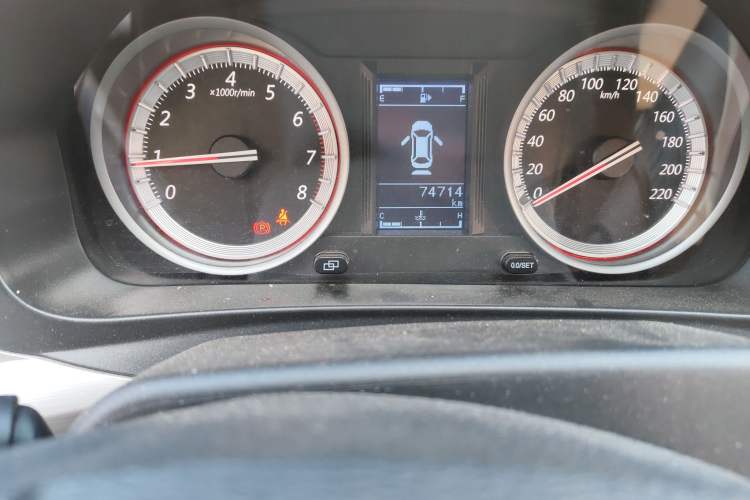 Used FORTHING Joyear X5 2017 1.6L Manual Luxury Model Odometer Close Up