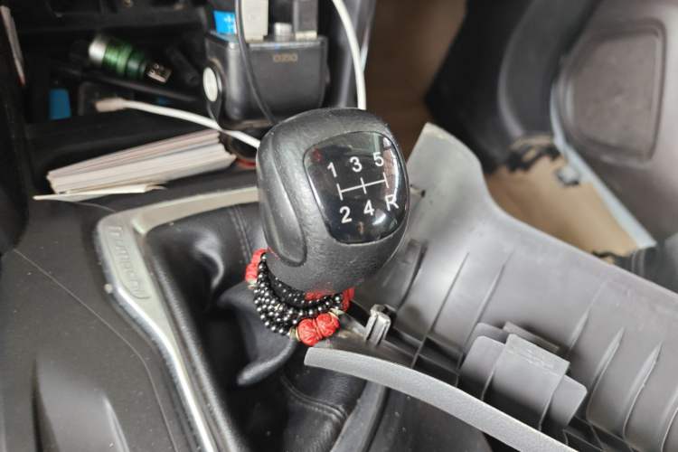 Used GAC Trumpchi GS4 2015 200T Manual Elite Edition Gear Lever