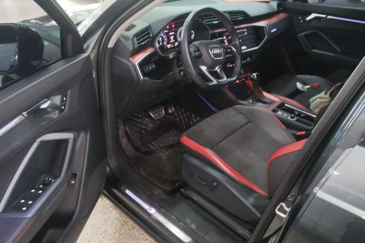 Used Audi Q3 2021 40 TFSI Fashion Dynamic Model