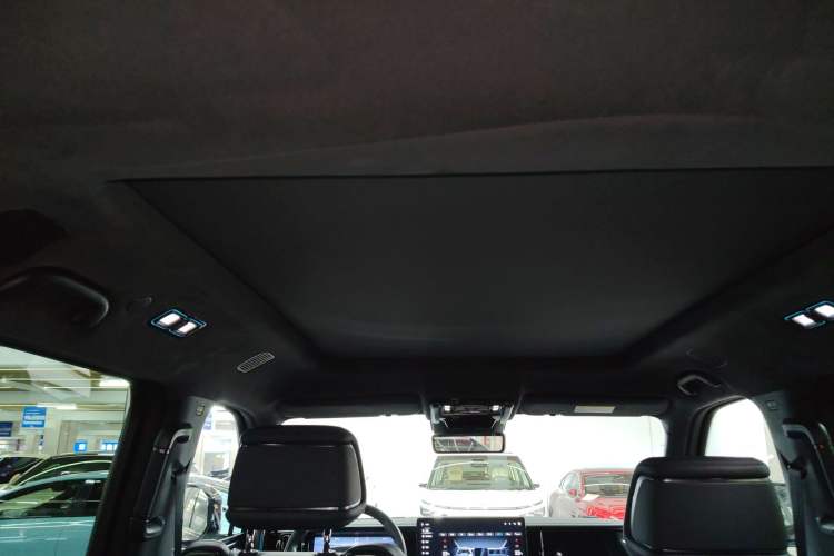 Used Formula Leopard 5 2023 Cloud Ride Flagship Edition
