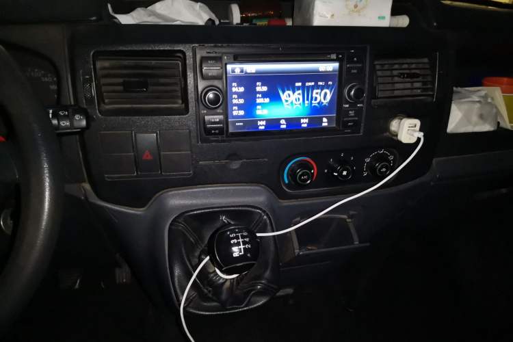 Used Ford Transit Custom 2016 2.2T Long-Wheelbase 6/7-Seater Mid-Roof Multi-Purpose Vehicle
