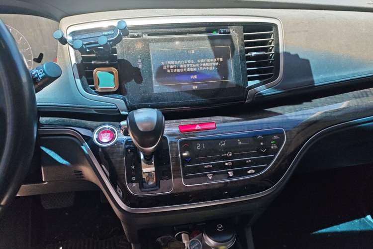 Used Honda Odyssey 2015 Updated Version 2.4L Smart Edition
