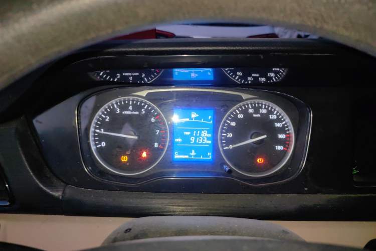 Used Kuayue Kuayue Xing V3 2023 1.3L Gasoline Standard Model 6-Seater Passenger Vehicle