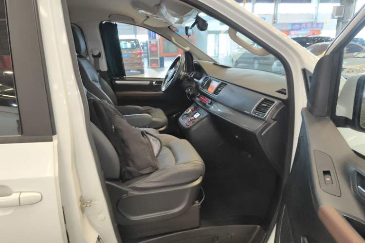 Used SAIC MAXUS G10 2022 2.0T Automatic Elite Edition Gasoline 7-Seater