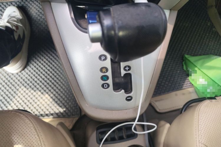 Used Hyundai Tucson 2013 2.0L Automatic Two-Wheel Drive Comfort Version Gear Lever