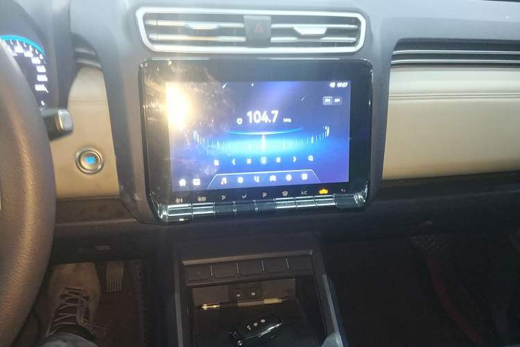 Used JMC DaDao 2023 All-Purpose Model 2.3T Diesel Automatic Two-Wheel Drive Standard Wheelbase Comfort Edition