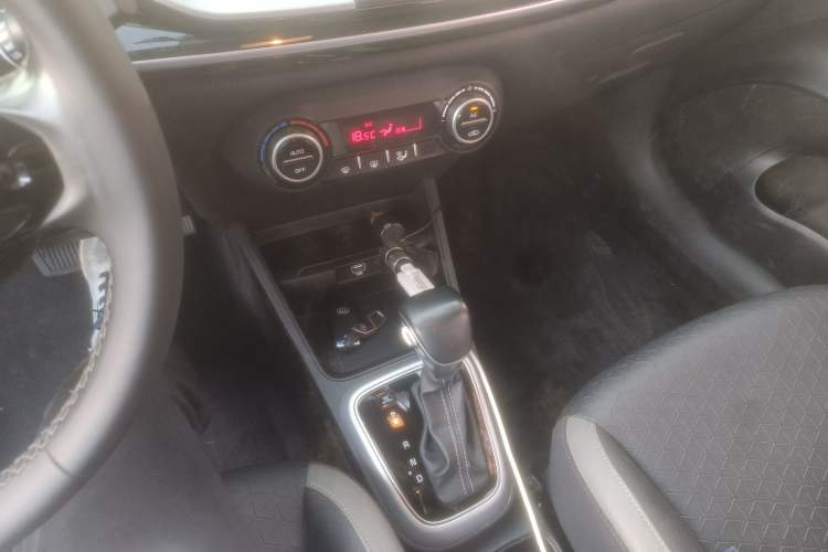 Used Kia kx1 Stonic 2019 1.4L Automatic Fun Edition China VI