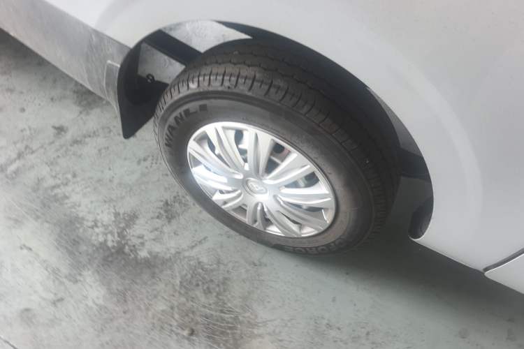 Used SAIC MAXUS Dana V1 2025 Low-Roof Multi-Function Version 42 kWh Exterior 5