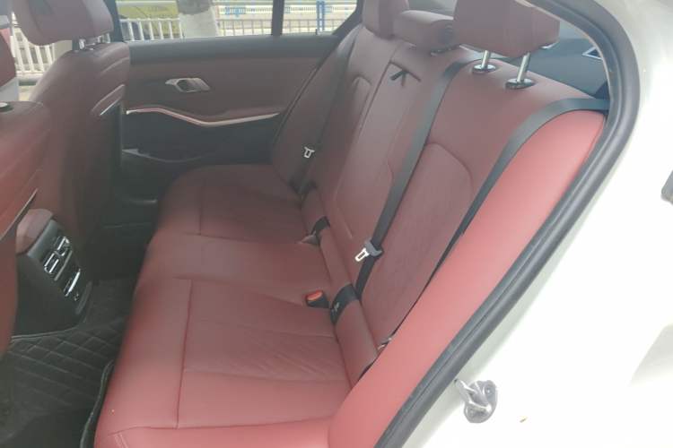 Used BMW 3 Series 2025 325i M Sport Package Left Rear Seat