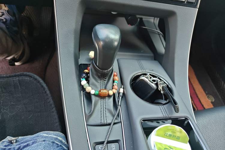 Used Toyota Avalon 2019 2.0L XLE Premium Edition China VI