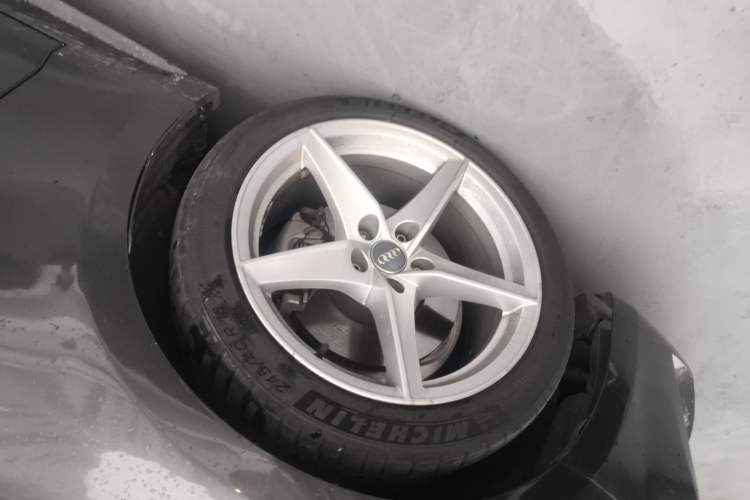 Used Audi A5 2017 Sportback 40 TFSI Fashion Model Left Front Wheel Hub