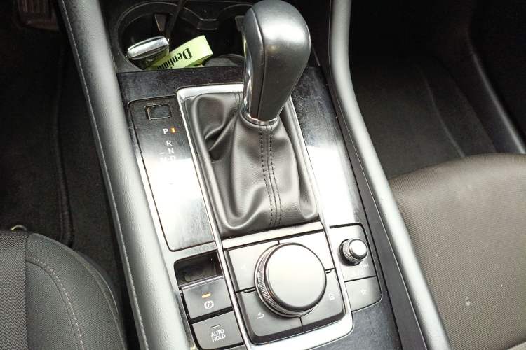 Used Mazda 3 Axela 2021 2.0L Automatic ZhiXuan Edition Gear Lever