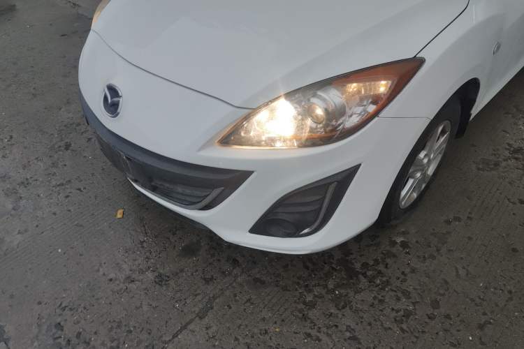 Used Mazda Mazda 3 2015 Sedan 1.6L Automatic Comfort Model