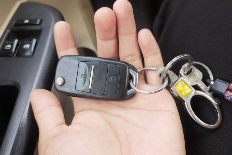 Used CHANGAN KUAYUE Xing V5 2021 1.6L Jinbao Edition Luxury Version DAM16KR