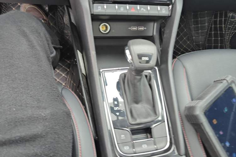 Used Skoda Karoq 2022 TSI280 Luxury Edition Gear Lever