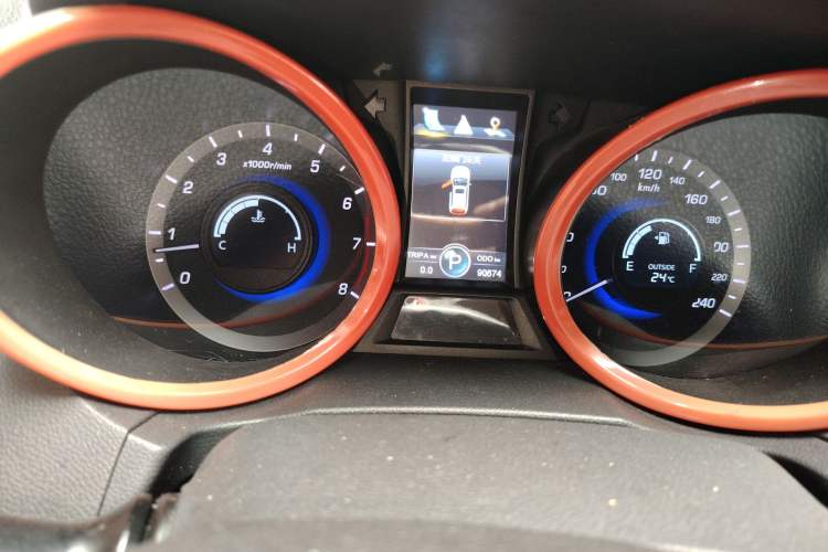 Used CHANGAN CS75 2014 1.8T Automatic Elite Model China IV Standard Odometer Close Up