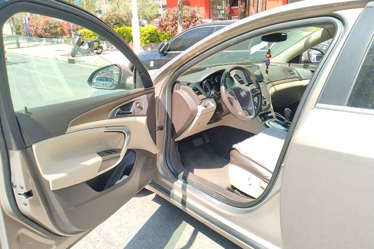 Used Buick Regal 2011 2.4L SIDI Comfort Edition Driver Seat