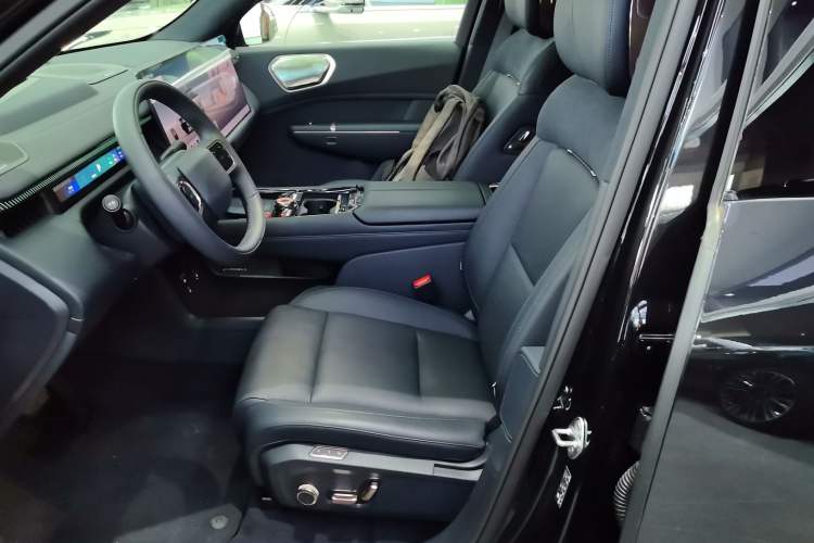 Used Lynk & Co 900 2025 2.0T Ultra
