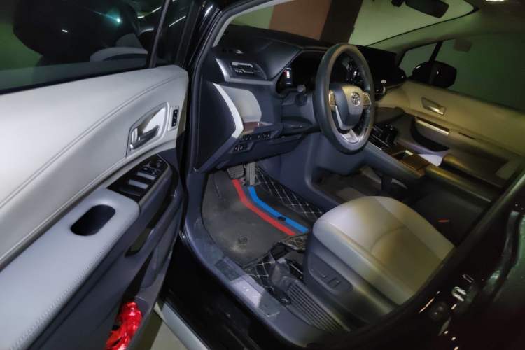 Used Toyota Granvia 2023 2.5L Hybrid Prestige PLUS Edition