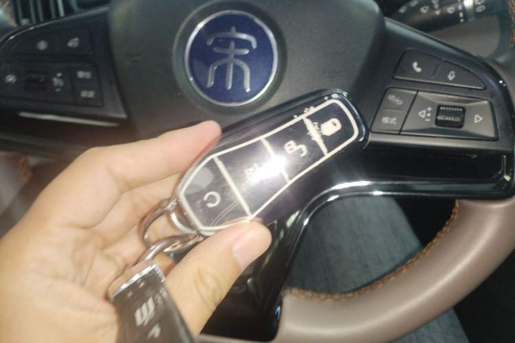 Used BYD Song Pro New Energy 2024 HONOR Edition DM-i 71KM Navigation Model
