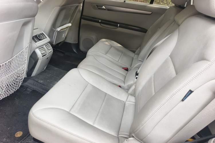 Used Mercedes-Benz R-Class 2011 R 300 L Business Model Left Rear Seat