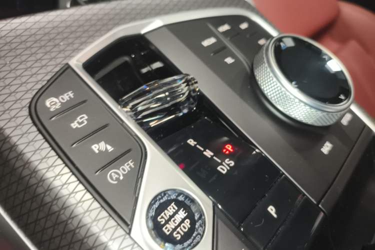 Used BMW 4 Series 2024 430i Convertible M Sport Night Edition Package Gear Lever