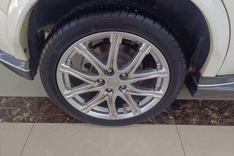 Used Infiniti ESQ 2014 1.6L Spontaneous Edition
