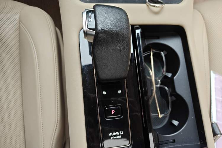 Used Hima AITO M7 2022 1.5T Rear-Drive Comfort Edition Gear Lever