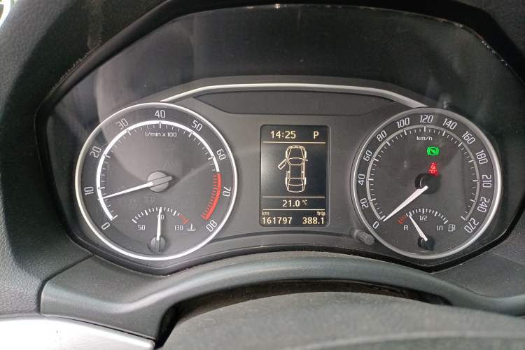 Used Skoda Octavia 2010 2.0 TSI RS Instrument Cluster