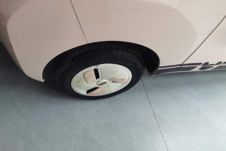 Used Chery QQ Ice Cream 2022 120km Conical Shape Lithium Iron Phosphate