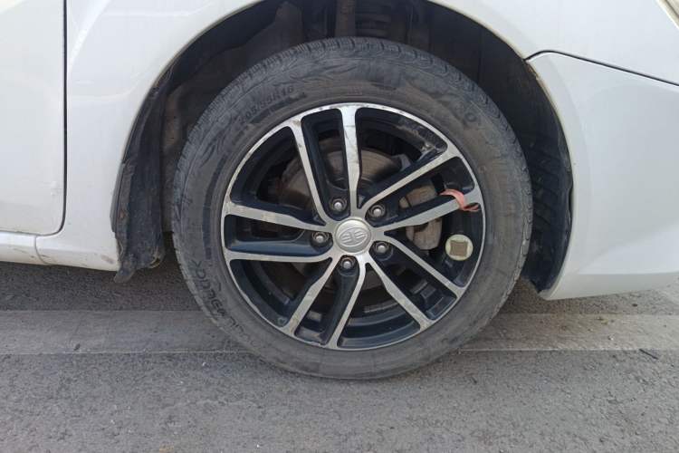 Used Bestune B50 2013 1.6L automatic luxury version
