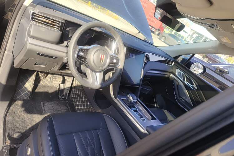 Used Hongqi HS7 PHEV 2024 2.0T PHEV Four-Wheel Drive Flagship Edition 6 Seats Center Console