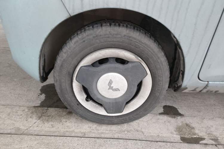 Used Wuling Hongguang MINIEV 2022 Easy Version Lithium Iron Phosphate Left Front Wheel Hub