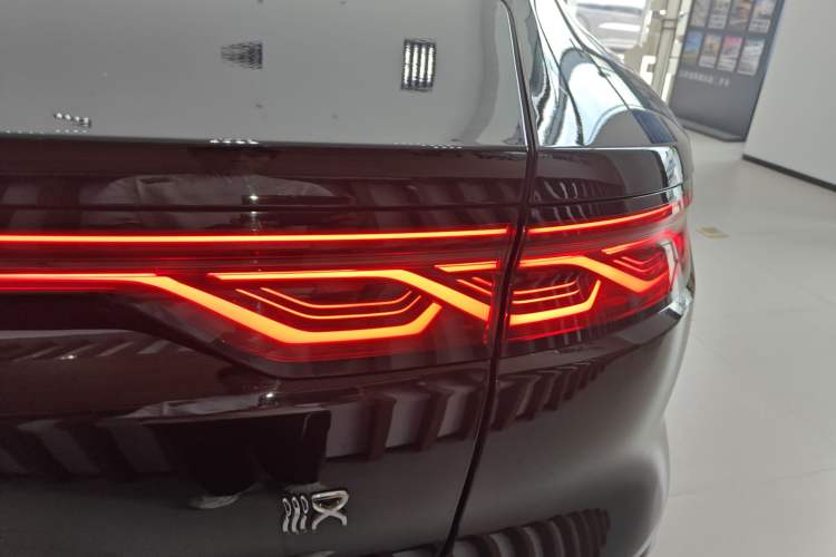 Used BYD Han 2024 DM-i Glory Edition 121KM Premium Model Right Rear Taillight