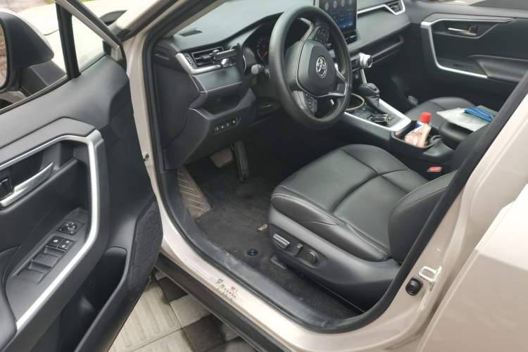 Used Toyota Wildlander 2020 2.0L CVT Two-Wheel Drive Luxury Edition
