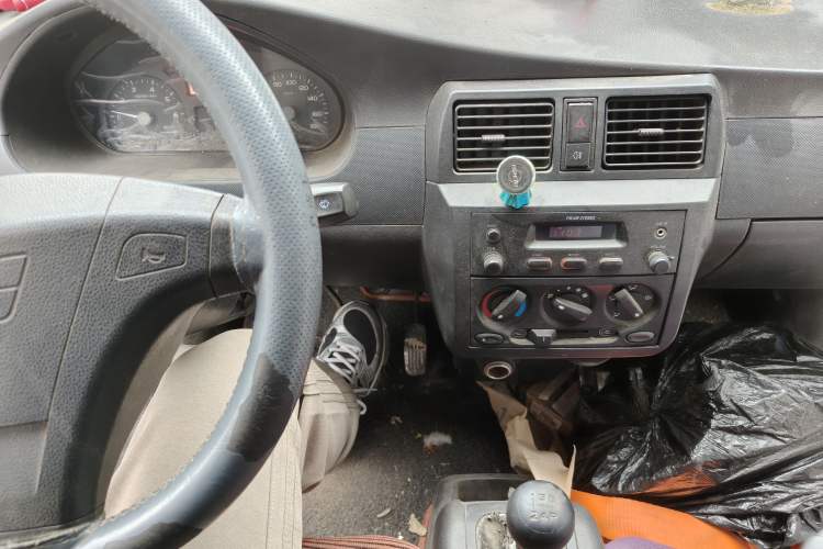 Used Wuling Rongguang 2011 1.2L Base Version
