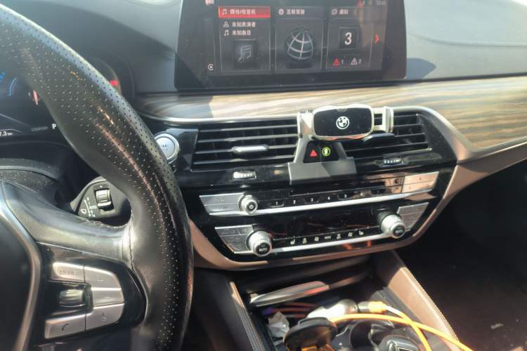 Used BMW 5 Series New Energy 2019 530Le Luxury Package
