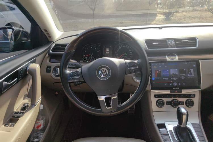 Used Volkswagen Magotan 2013 2.0 TSI Prestige Model
