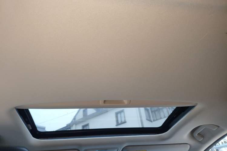 Used Honda Elysion 2022 2.0L eHEV Luxury First Edition Headliner