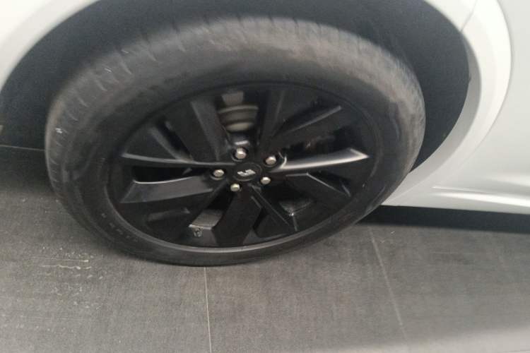 Used Li Auto L7 2023 Pro Model Exterior 5