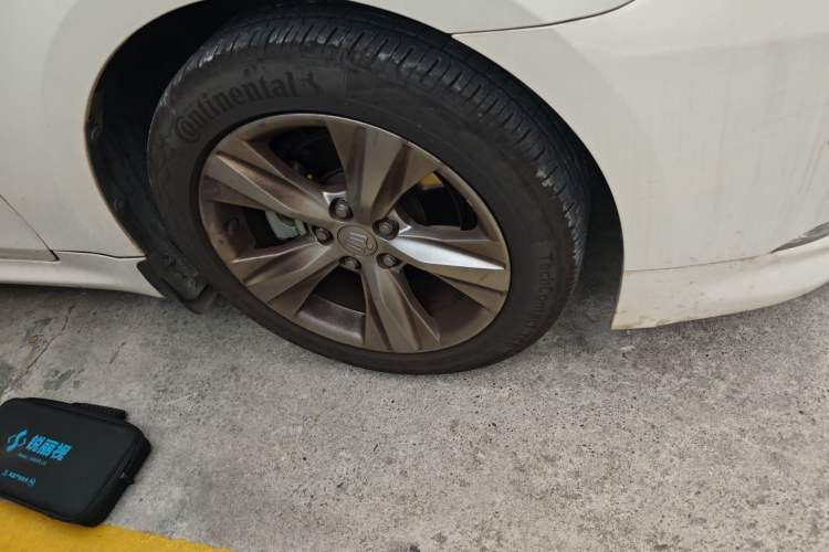 Used Toyota Crown 2015 2.0T Fashion Edition Right Front Wheel Hub