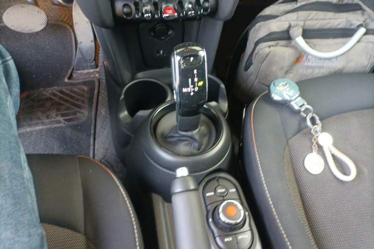 Used MINI 2022 1.5T ONE Gear Lever